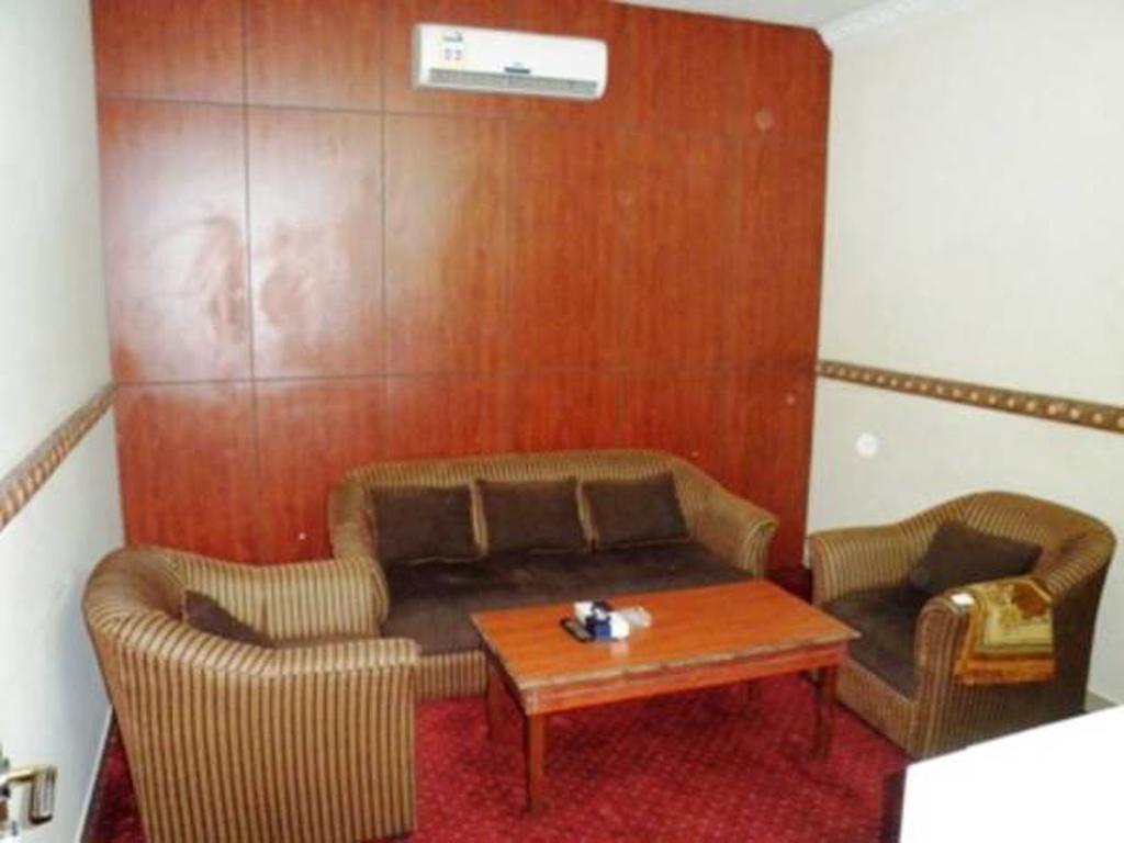 Al Farhan Hotel Suites - Al Salam Riadh Exterior foto